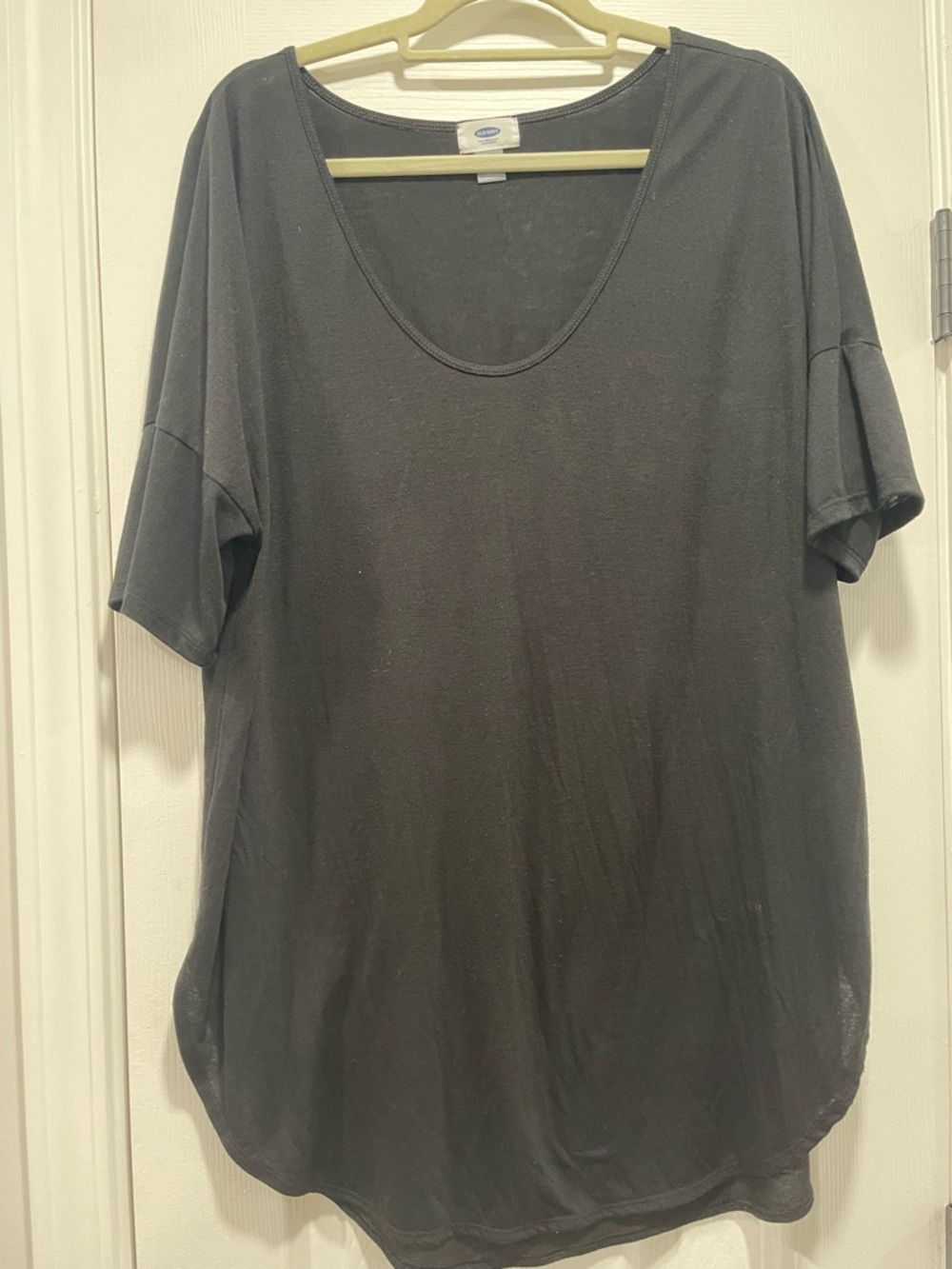 Old Navy Black Scoop Neck Short Sleeve Tee